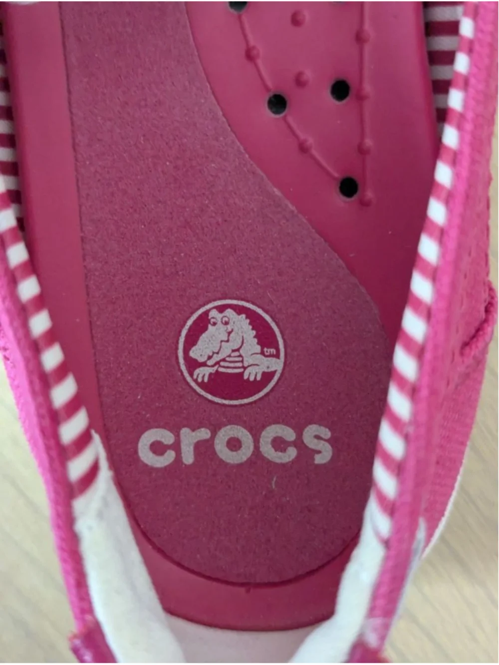 Women's Crocs Pink Canvas Loafers Size 8 with White Trim
